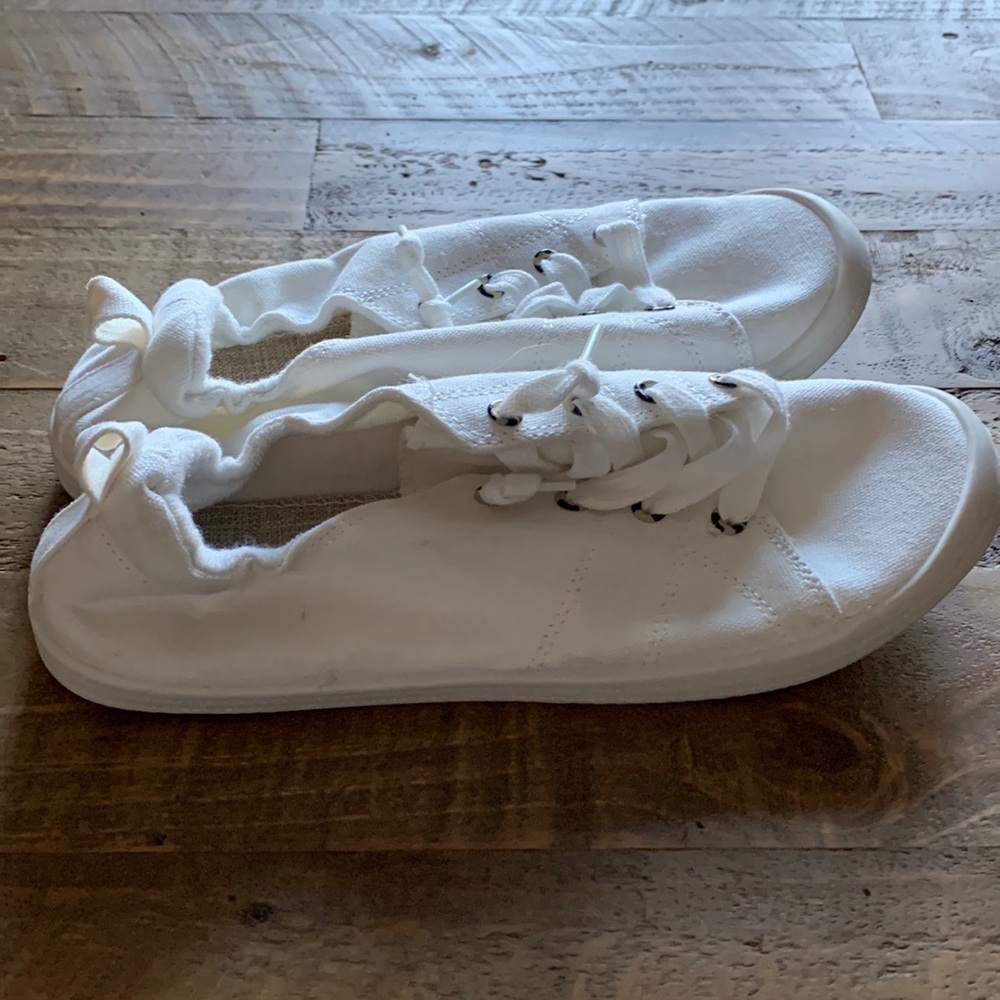 Maurice’s size 9 1/2 sneakers. New without tags